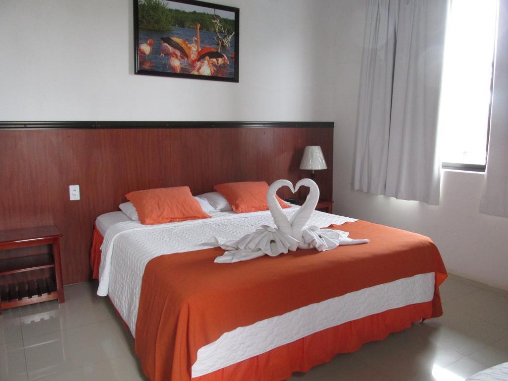 Hostal La Gran Tortuga Puerto Villamil Esterno foto