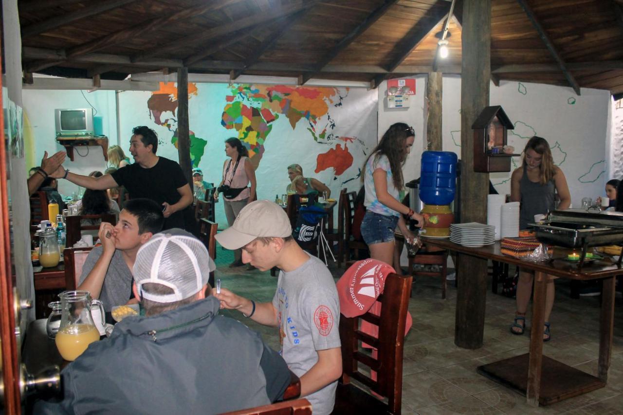 Hostal La Gran Tortuga Puerto Villamil Esterno foto
