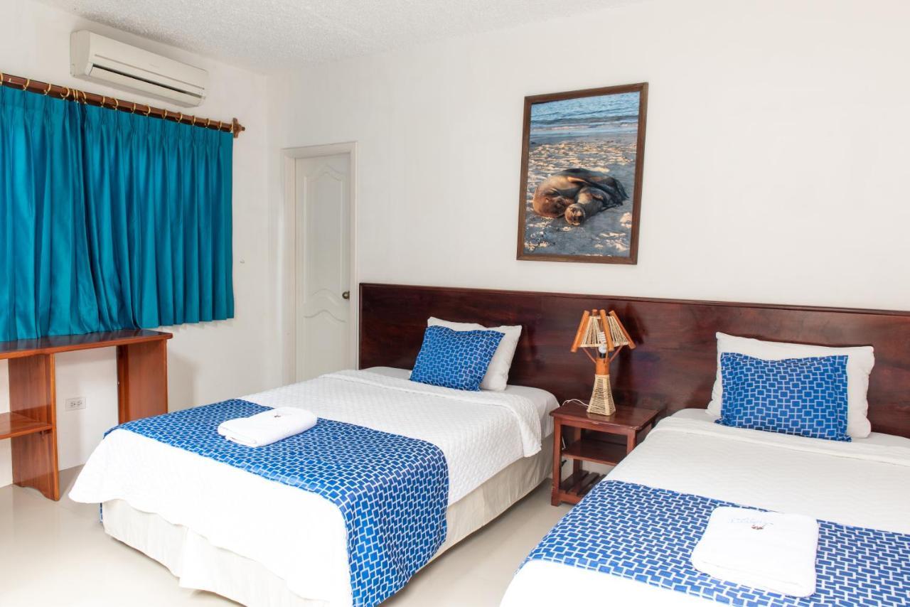 Hostal La Gran Tortuga Puerto Villamil Esterno foto